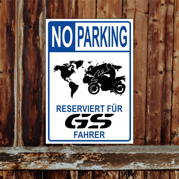 Motorrad Privatparkplatz parken verboten. Privatparkplatz Privatgrundstück Hinweisschild Parkplatz freihalten