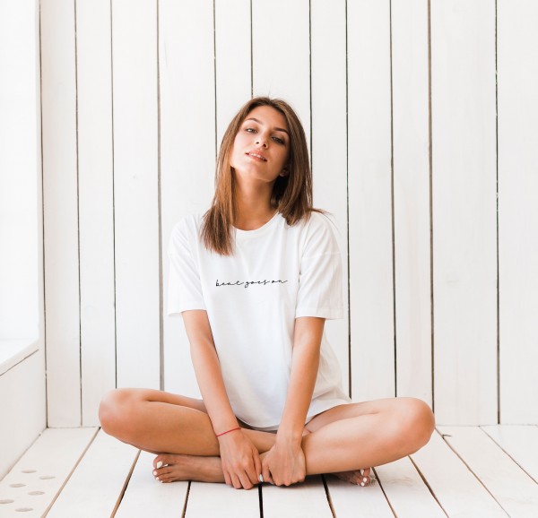 FFWoman_BeatGoesOn_Girl